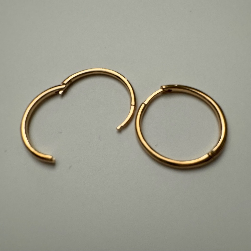 Studs Medium Slim Hoop, Gold, NWT - Picture 2 of 12